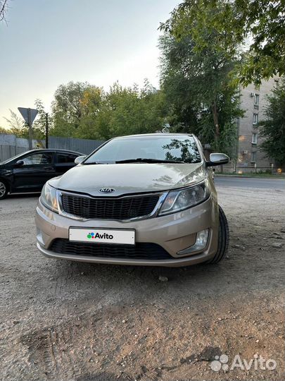 Kia Rio 1.6 МТ, 2013, битый, 180 000 км