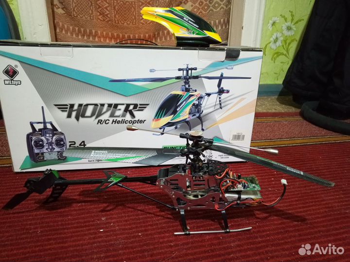 Вертолёл игрушечный