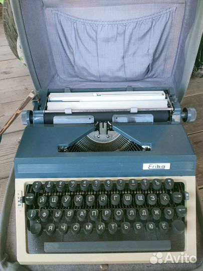Печатная пишущая машинка