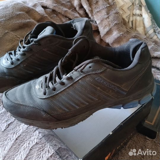 Кроссовки мужские 46р б/у