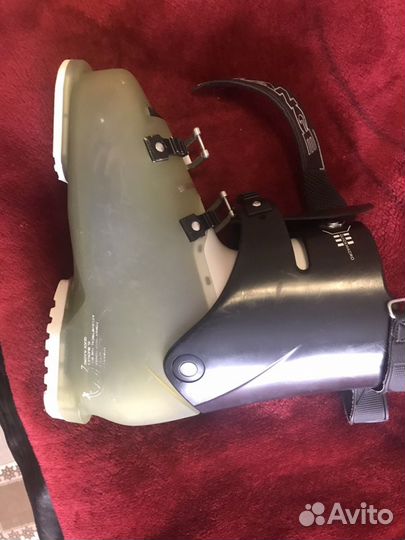 Горнолыжные ботинки lange