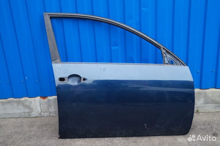 Nissan 80100-BA030 Дверь передняя правая