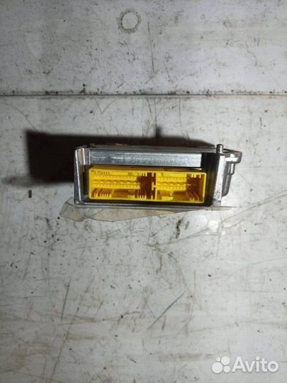 Блок управления подушками безопасности Mitsubishi