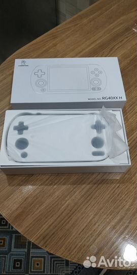 Игровая консоль