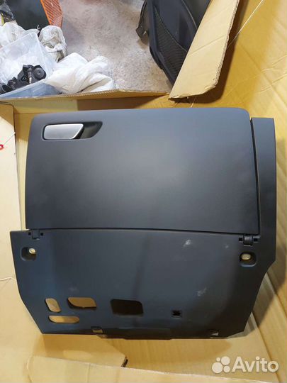 Бардачок Audi A3 8V