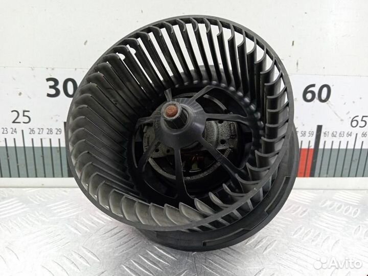 Моторчик печки seat Alhambra рест. 2004 7M1819021