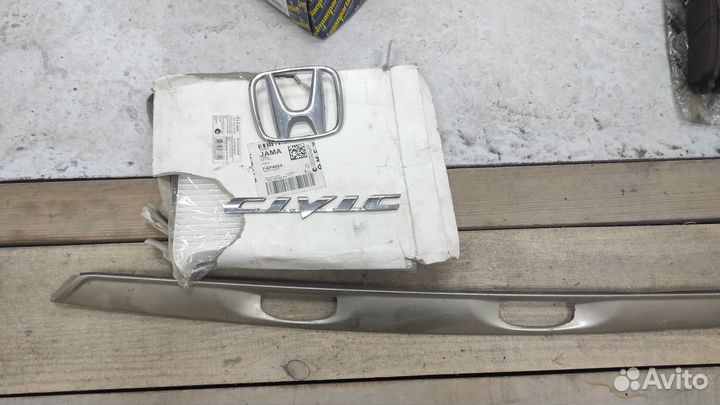 Эмблема honda civic 4d