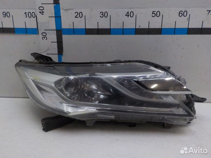 Фара правая Mitsubishi Pajero Sport 2015