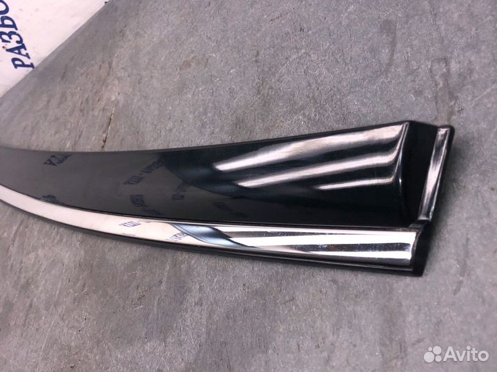 Задний левый ветровик passat b6