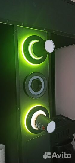 Универсальный диспенсер для стаканов и крышек