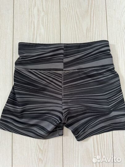 Спортивные шорты adidas