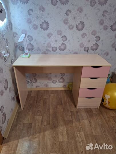 Письменный стол