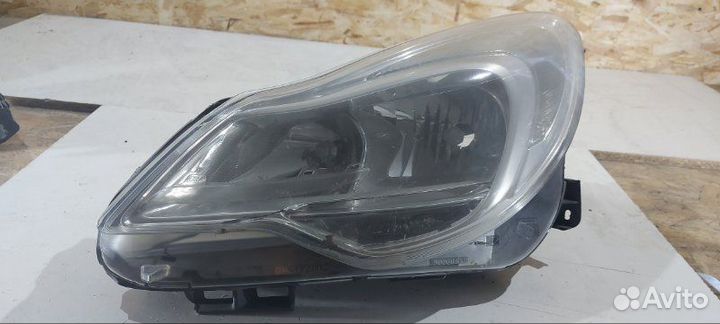 Фара галогеновая передняя левая Opel Corsa D