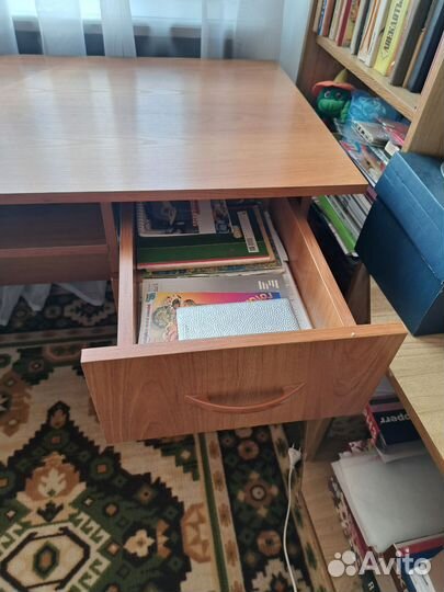 Письменный стол