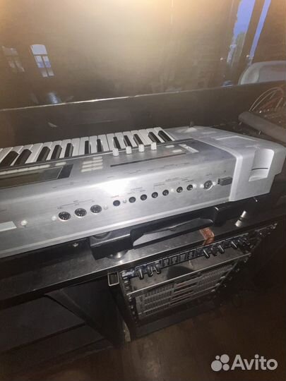 Korg triton le61