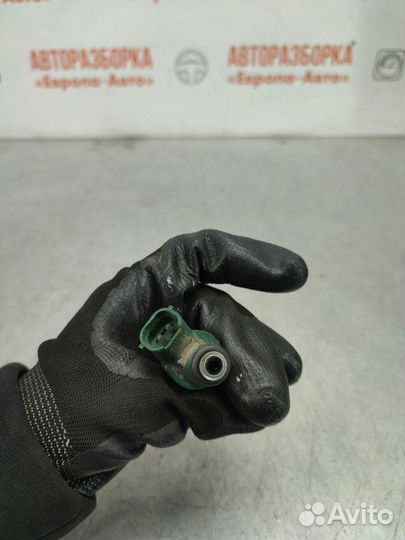 Форсунка инжекторная электрическая Skoda Octavia