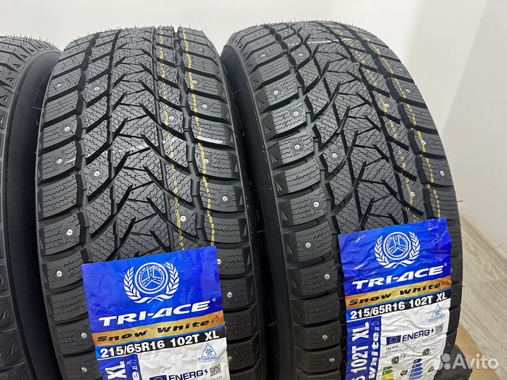 Tri Ace Snow White II 215/65 R16 102T