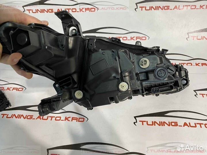 Фары передние Toyota Camry 70 стиль Lexus