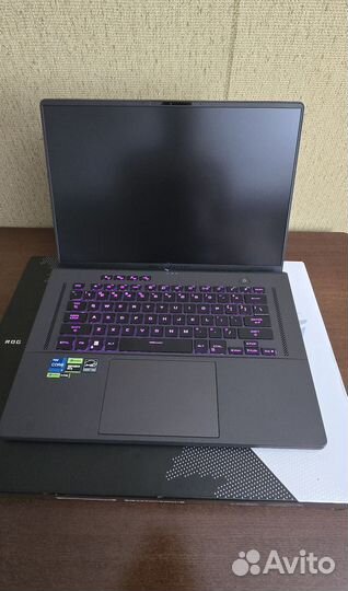 Asus ROG zephyrus g16 RTX 4060