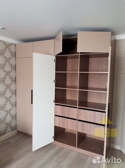 Шкаф купе с зеркалом