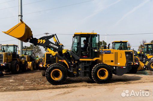 Фронтальный погрузчик XCMG LW330RU, 2022