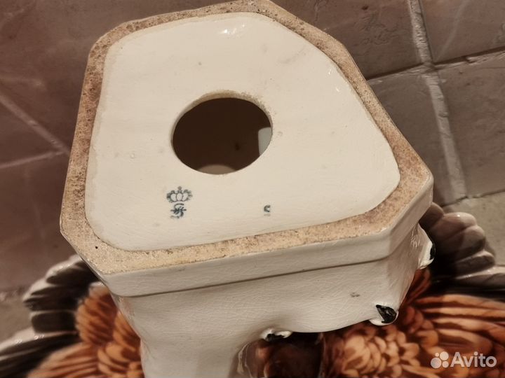 Фарфоровая статуэтка 