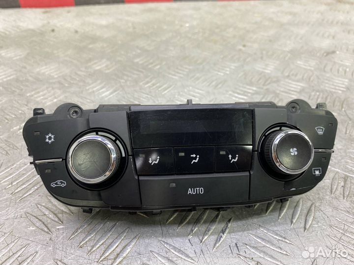 Б/У блок управления климат-контролем Opel Insignia