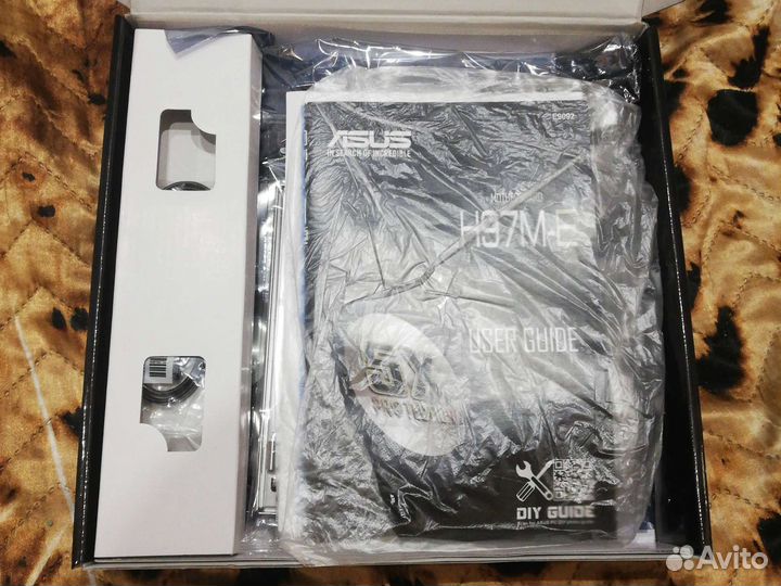 Материнская плата asus H97M-E