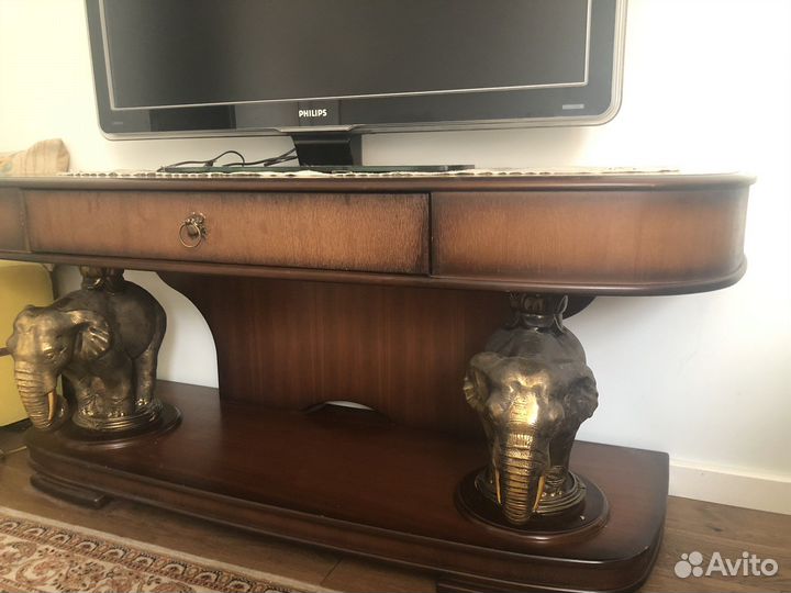 Тумба под телевизор массив