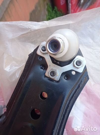 Рычаг правый Skoda Octavia /VW Golf IV/Audi A3