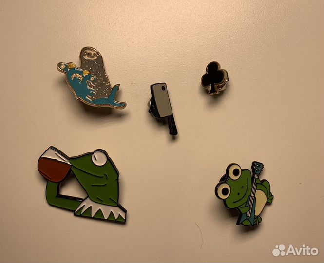 Значки и пины