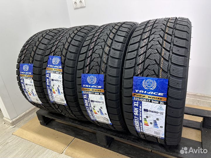 Tri Ace Snow White II 225/45 R17 94H