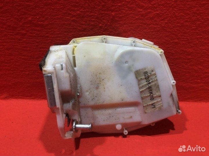 Замок двери задний правый Suzuki Splash 1 K12B