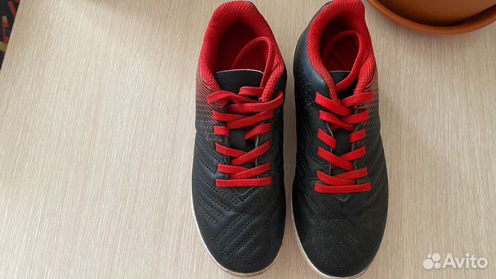 Детские футбольные бутсы