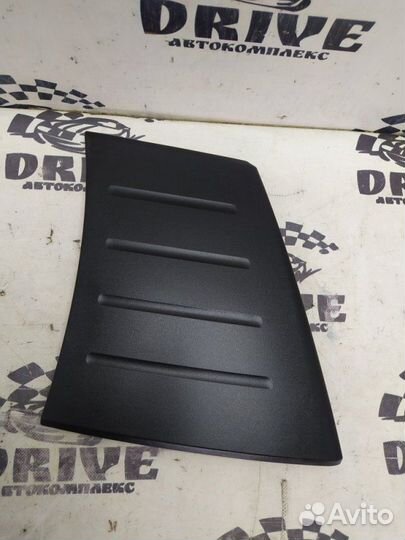 Накладка на стойку кузова задняя левая Toyota