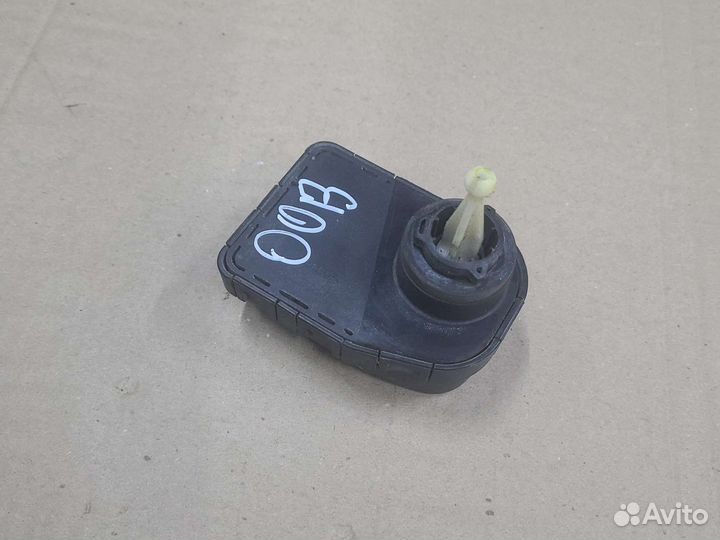 Моторчик корректора фары Opel Omega B