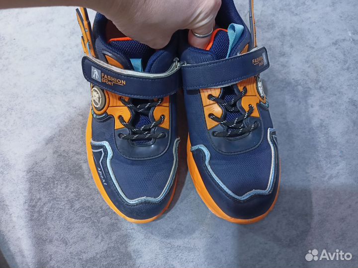 Кроссовки для мальчика 34