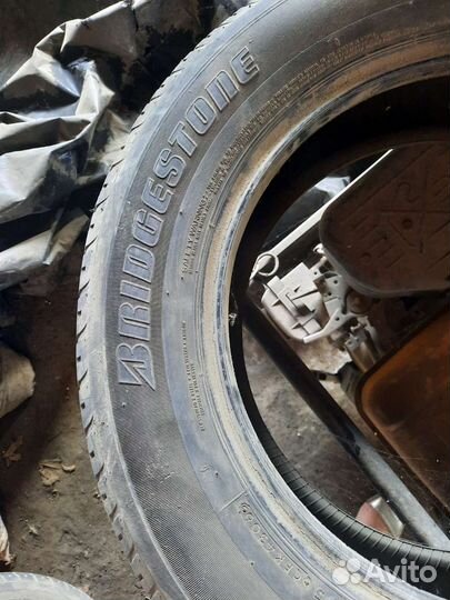 Bridgestone Dueler H/T 687 225/65 R17