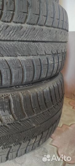Goodyear Aquatred 245/45 R17