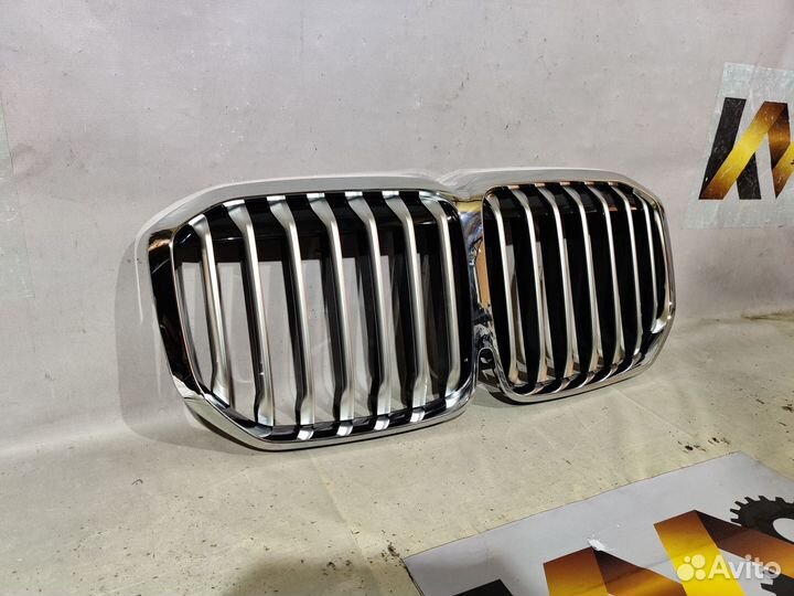 Бмв X7 G07 2018- Решетка радиатора 11715