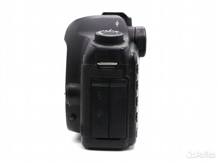 Canon EOS 5D Mark II body (пробег 750 кадров)