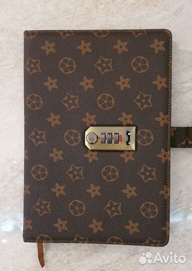 Еженедельник с кодовым замком Louis Vuitton