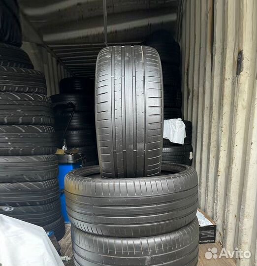 Pirelli P Zero 275/35 R22 и 315/30 R22 104W