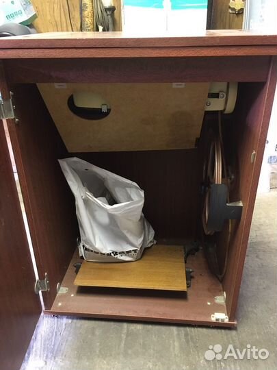 Швейная машинка чайка 142м