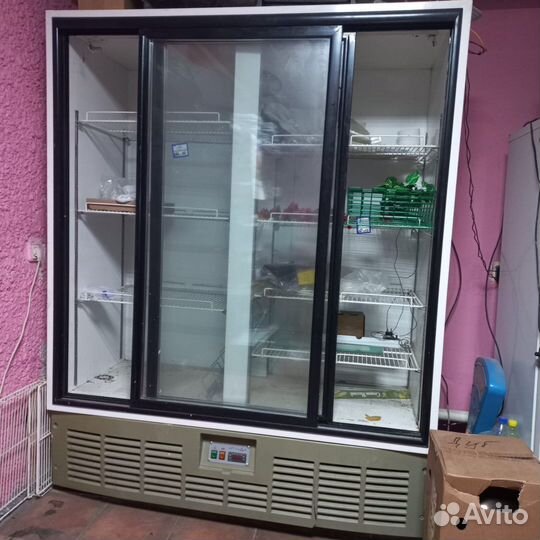 Холодильник витрина для напитков