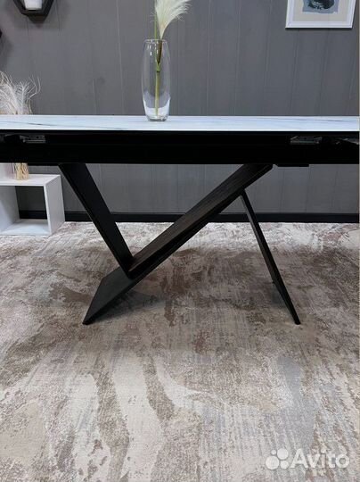 Стол обеденный