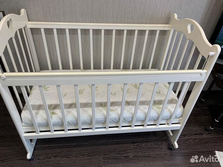 Продам детскую кроватку