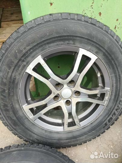 Dunlop SP Winter Ice 01 225/70 R16 103