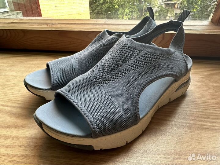 Сандалии женские Skechers Arch Fit