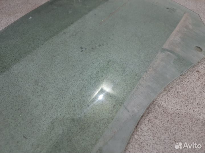 Переднее левое стекло для Skoda Octavia A7